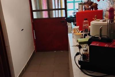 Casă cu 5 camere cu Teren 1238 Mp în Florica - 11