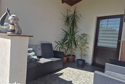 Casă cu 4 camere cu Teren 185 Mp în Central - 1