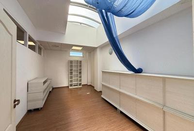 Spațiu comercial, de 52 mp, în Badea Cârțan