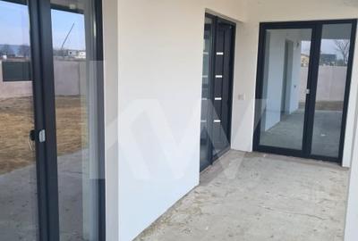 Casa parter, constructie solida, teren generos – Carcea, zona Metro - 3