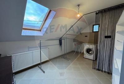 Casă cu 8 camere cu Teren 300 Mp în Central - 9