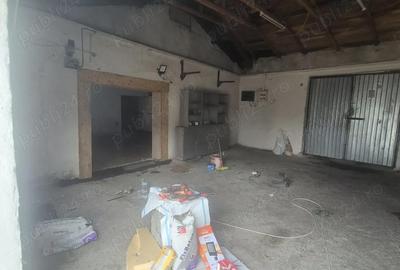 Spațiu comercial, de 280 mp, în Central - 4