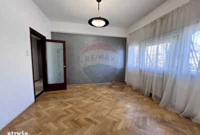 Apartament cu 4 camere decomandat în P-ța Victoriei - 4