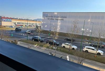 Apartament cu 2 camere semidecomandat, mobilat în Tractorul - 21