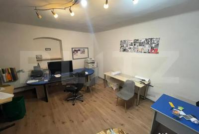 Spațiu comercial, de 50 mp, în Central - 1