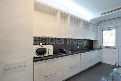 Apartament cu 5 camere decomandat, mobilat în Băneasa - 9