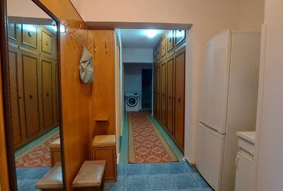 Apartament cu 3 camere decomandat în P-ța Muncii - 2
