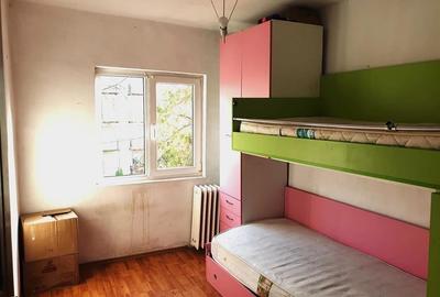 Apartament cu 3 camere Velenta, strada Razboieni - 13