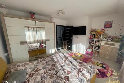 Casă cu 5 camere decomandat cu Piscina în Sântandrei - 12