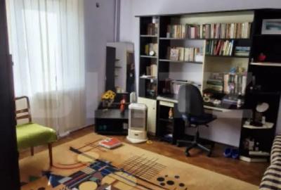 Apartament cu 3 camere decomandat în Central - 1