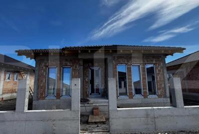 Casă cu 4 camere cu Teren 399 Mp în Micești - 1