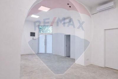 Spațiu comercial, de 37 mp, în Eroii Revoluției - 4