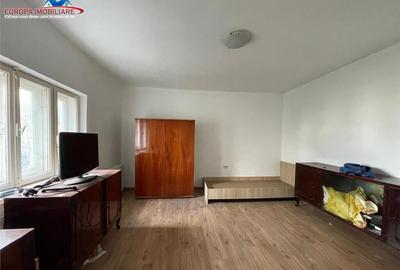 Casă cu 3 camere cu Canalizare în Central - 11