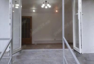 Spațiu comercial, de 30 mp, în Central - 4