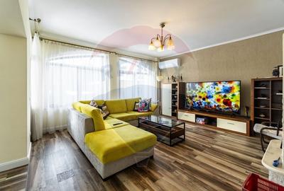 Casă cu 9 camere cu Teren 650 Mp în Tractorul - 20