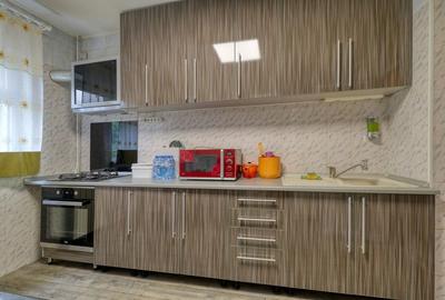 Piata Progresul- Apartament 4 camere + boxa si parcare - Comision 0% - 12