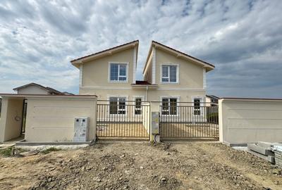 Duplex cu 4 camere cu Canalizare în Moșnița Nouă