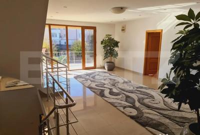 Casă cu 7 camere cu Teren 700 Mp în Central - 13
