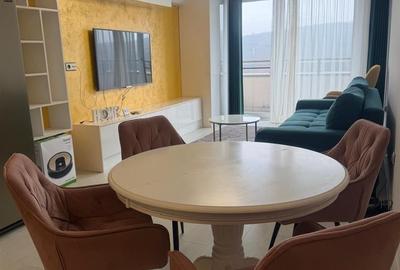 Apartament cu 3 camere semidecomandat, mobilat în Gheorgheni