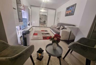 Apartament cu 3 camere semidecomandat în Micro 17 - 1