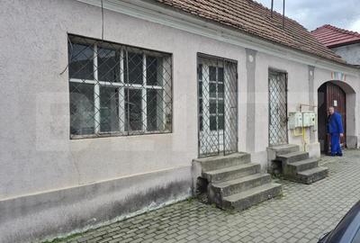 ROPRIETATE EXCLUSIVA DE VANZARE ZONA CENTRALA CUGIR - 1