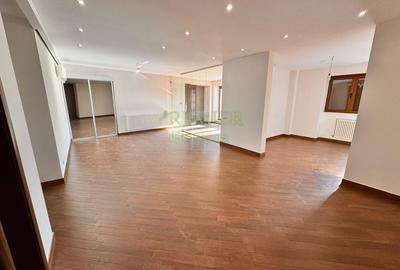 Apartament cu 3 camere decomandat în Dorobanți