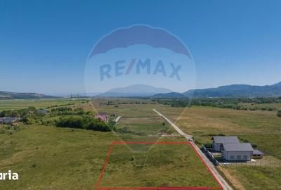 Teren de 2700 mp, în Central