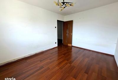 Apartament cu 3 camere decomandat în Micro 5 - 6