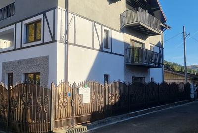 Casă cu 9 camere cu Teren 75 Mp în Central - 12