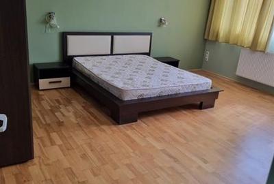 Regim vila, 
Apartament 3 camere, decomandat,140mp,Ultracentral,Targu Mures. - 2