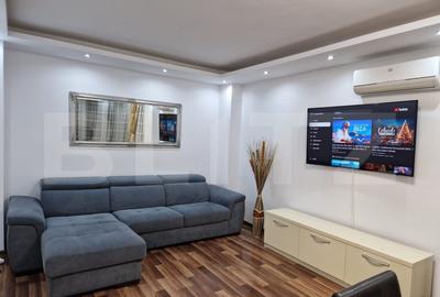 Apartament cu 2 camere, decomandat, zona centrala