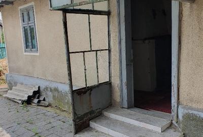 Casa batraneasca , foisor si teren de vanzare - 11