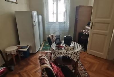 Apartament cu 3 camere semidecomandat în Central - 11