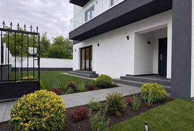 Casă cu 4 camere cu Teren 369 Mp în Odăile
