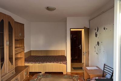 Garsoniera in bloc de apartamente strand str bihorului et 1