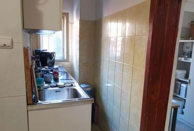 Casă cu 8 camere cu Teren 250 Mp în Grivița - 17