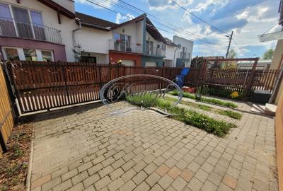 Inchiriere triplex retras de la strada cu curte si parcare in cartierul Europa - 3