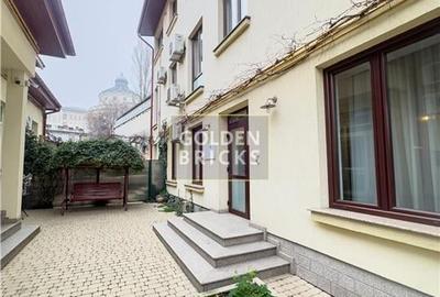 Piata Unirii | Cladire moderna | Versatila | Curte - 33