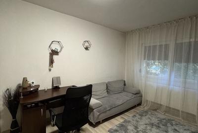 Apartament cu 2 camere semidecomandat în Calea București