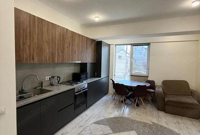 Garsoniera de inchiriat in zon Gorjului cu centrala proprie - 2