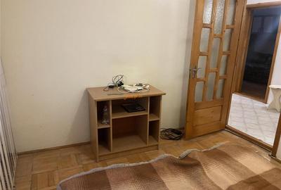 Apartament 3 camere , zona cartier Sud , 52 mp , decomandat - 2