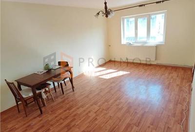 Apartament cu 3 camere decomandat, mobilat în Unirii Sud