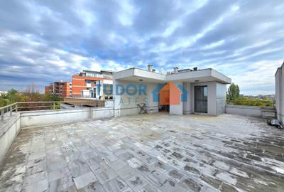 Elegant Multi-Level Home with 4 Bedrooms and Expansive Terraces in Green Lake - 23