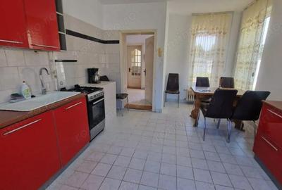 Casă cu 8 camere cu Teren 750 Mp în Cetate - 1