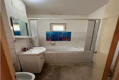 Apartament cu 4 camere, decomandat - zona Racadau - 12