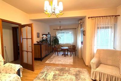 Apartament cu 4 camere decomandat în Sud - 3