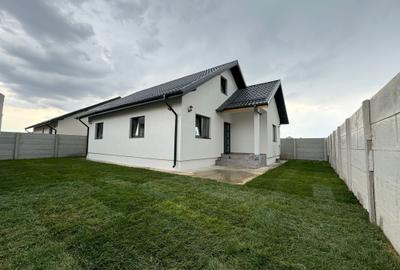 Casă individuală cu 3 camere în Nord