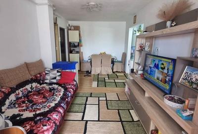 Apartament cu 2 camere în Km 5