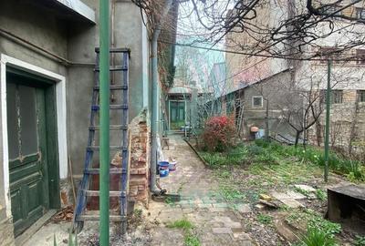 Casă cu teren generos lângă Bulevardul Banu Manta - 8