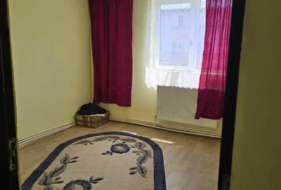 Apartament cu 2 camere semidecomandat în Petros